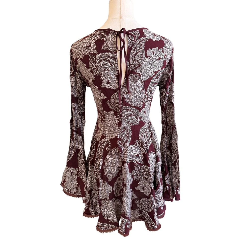 Ecote Burgundy Paisley Bell Sleeve Mini Dress Size 2 Boho Open Back Tie - Picture 2 of 7